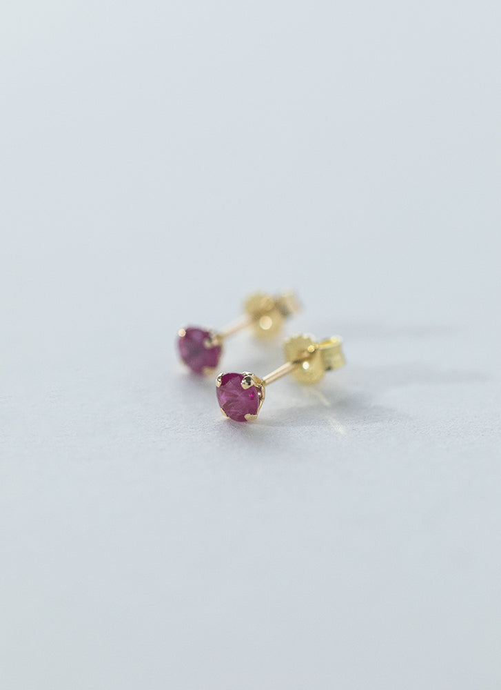 Clarice ruby earstuds 14k gold