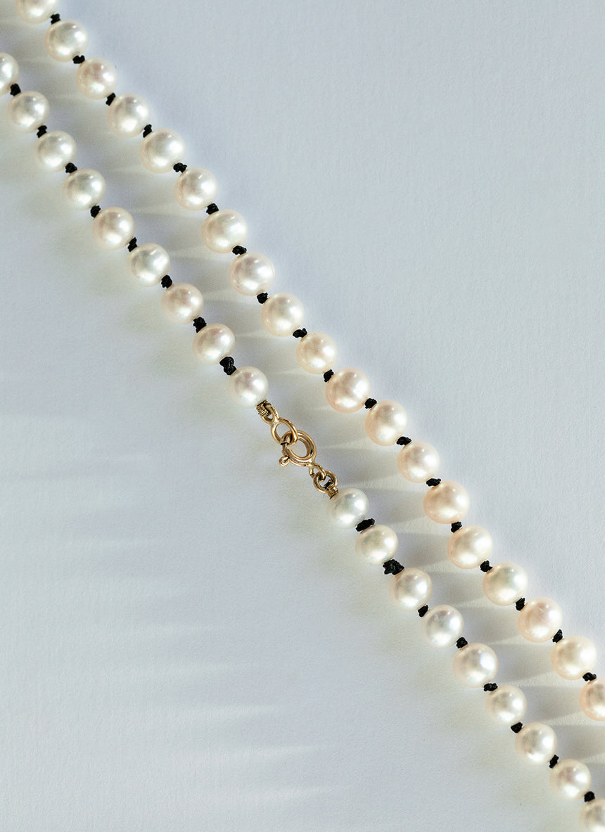 Classic pearl necklace 14k gold