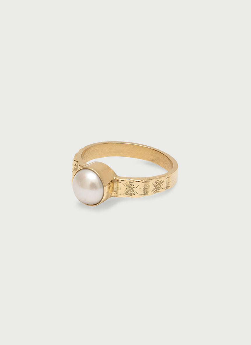 Coco pearl ring 14k gold