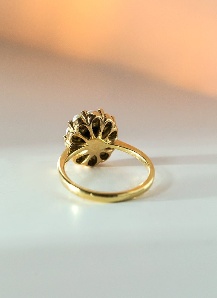 Billie flower sapphire pearl entourage ring 14k gold - Studio Kroewe