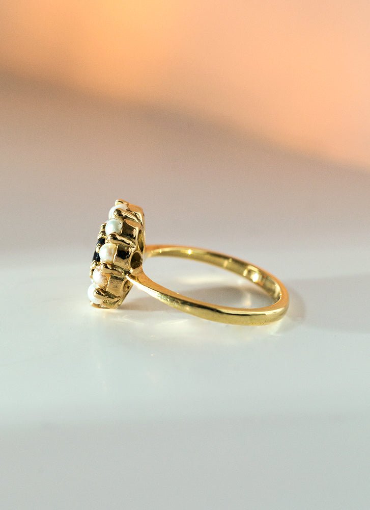 Billie flower sapphire pearl entourage ring 14k gold - Studio Kroewe