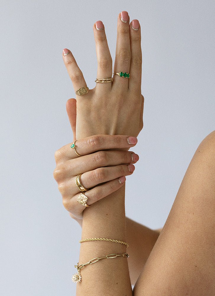 Charlie signet ring 14k gold - Studio Kroewe
