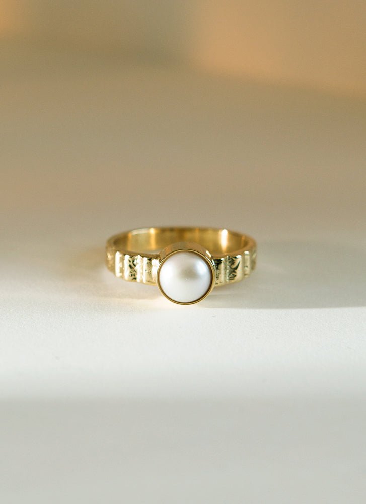 Coco pearl ring 14k gold - Studio Kroewe