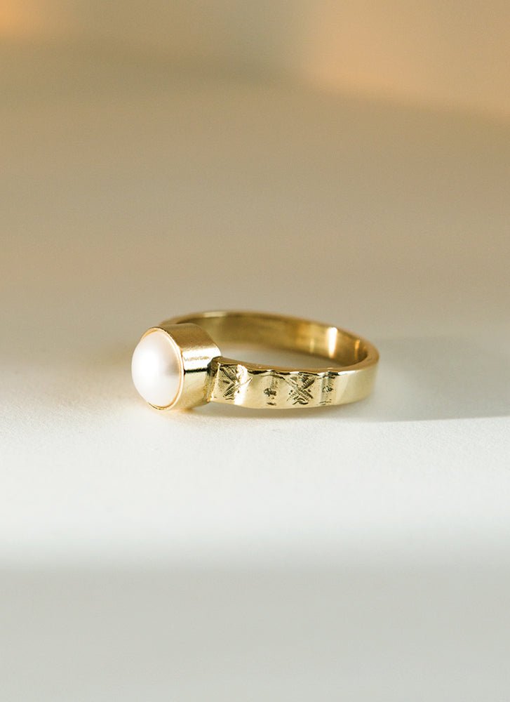 Coco pearl ring 14k gold - Studio Kroewe