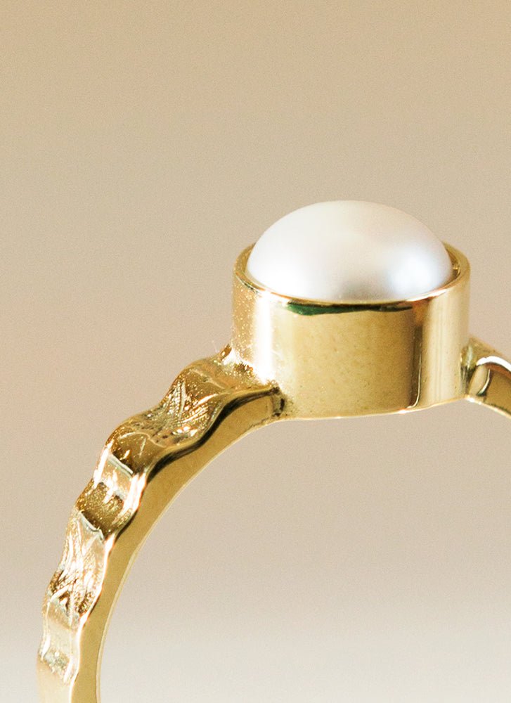 Coco pearl ring 14k gold - Studio Kroewe