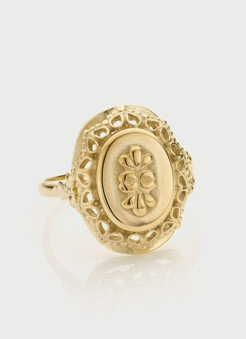Dolly signet ring 14k gold - Studio Kroewe