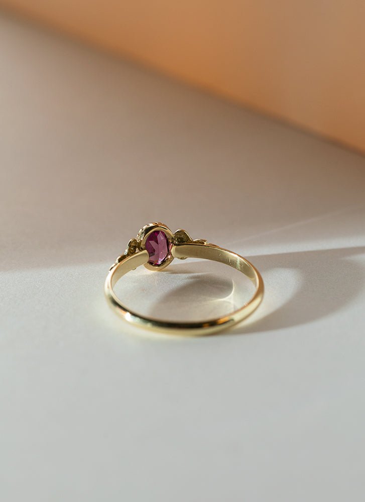 Elay rhodolite 14k gold ring - Studio Kroewe