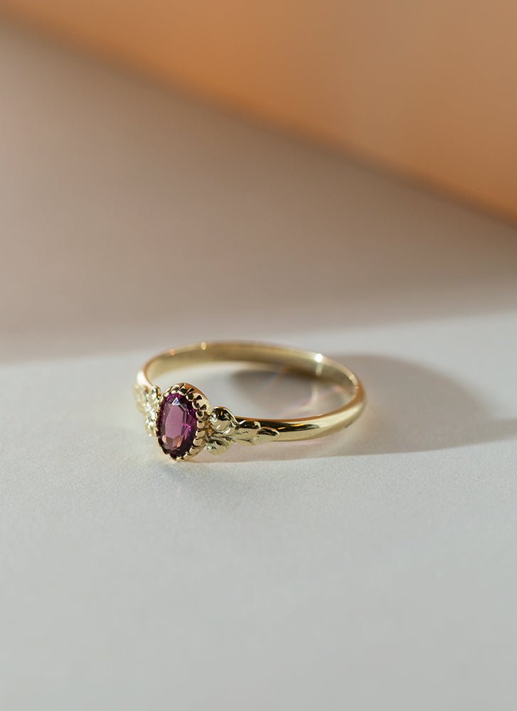 Elay rhodolite 14k gold ring - Studio Kroewe