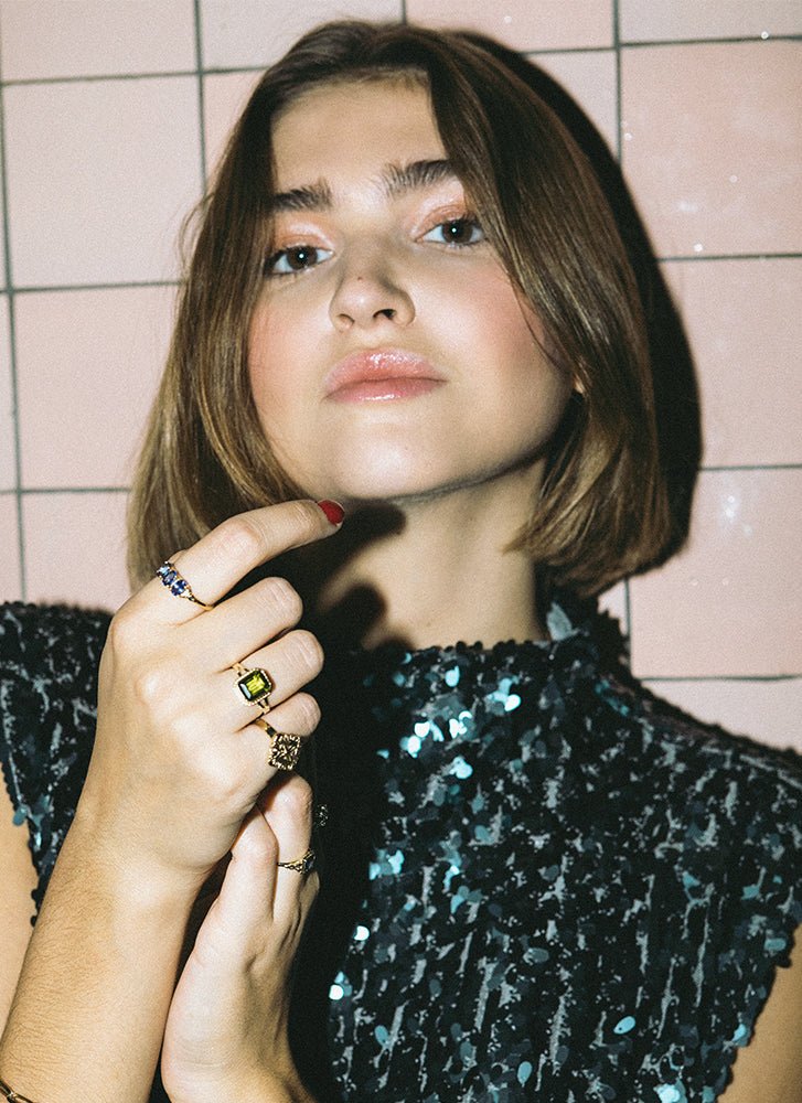 Goldie signet ring 14k gold - Studio Kroewe