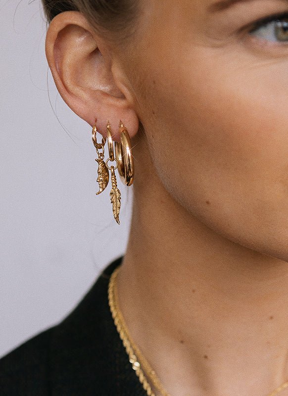 Feather charm 14k gold - Studio Kroewe