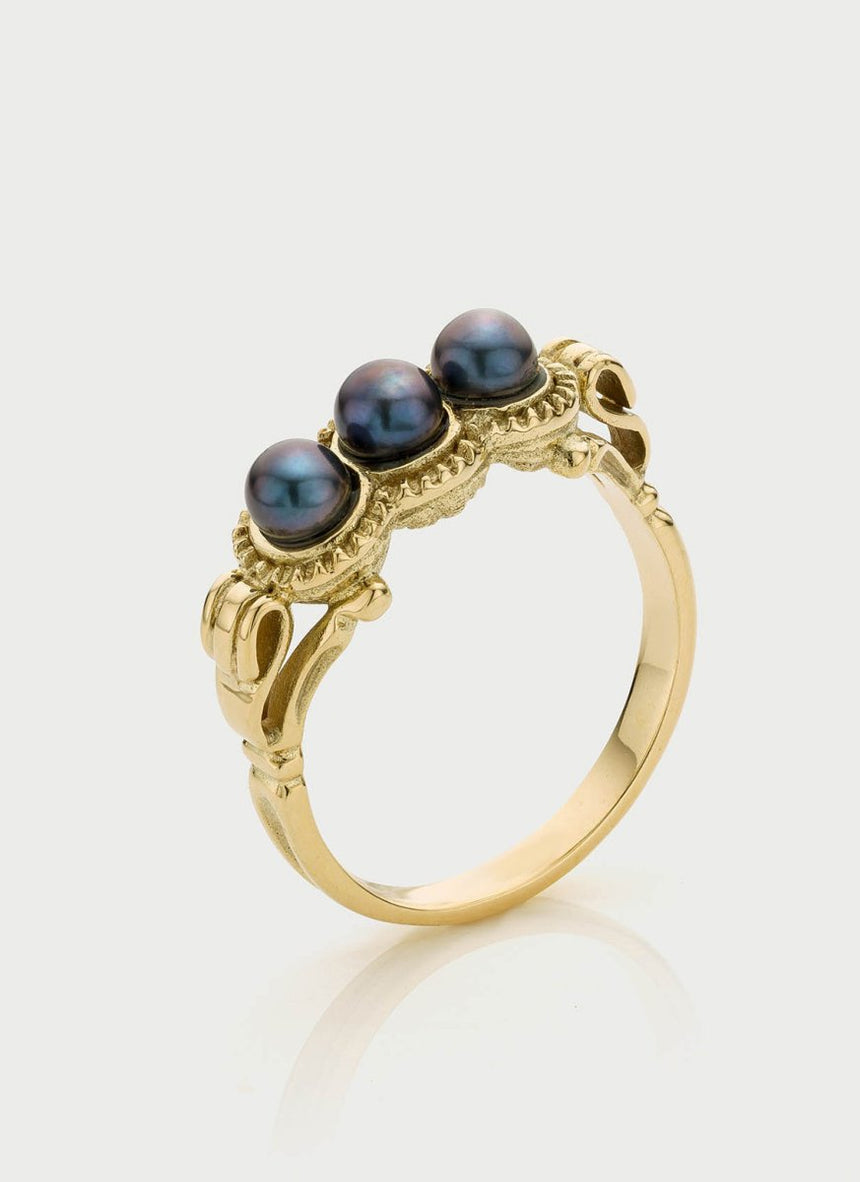 Hedy black pearl ring 14k gold - Studio Kroewe