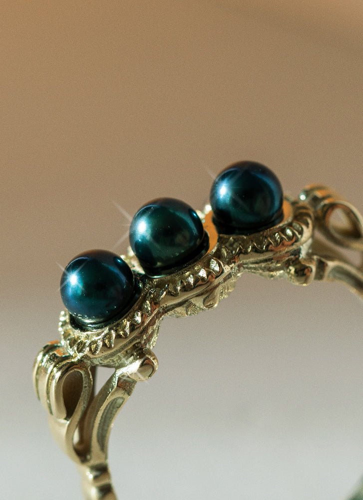 Hedy black pearl ring 14k gold - Studio Kroewe