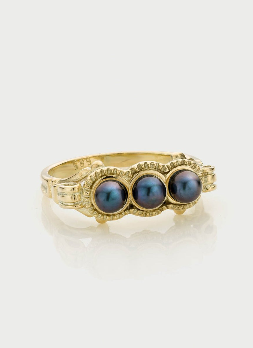Hedy black pearl ring 14k gold - Studio Kroewe