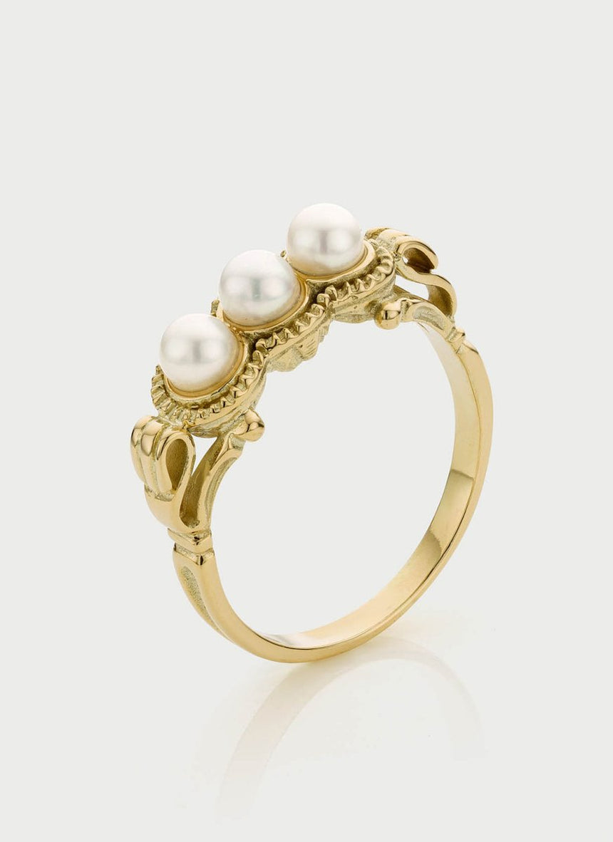 Hedy white pearl ring 14k gold - Studio Kroewe