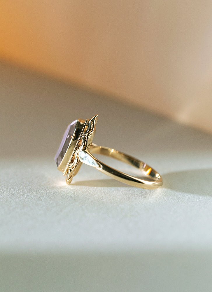 Iggy moonquartz ring 14k gold - Studio Kroewe