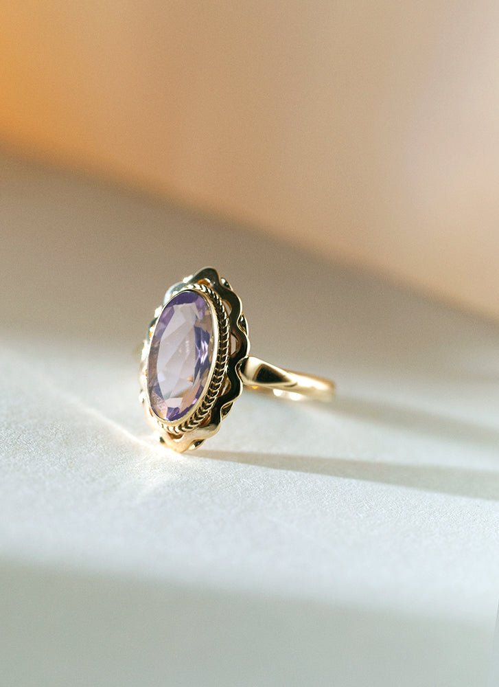Iggy moonquartz ring 14k gold - Studio Kroewe