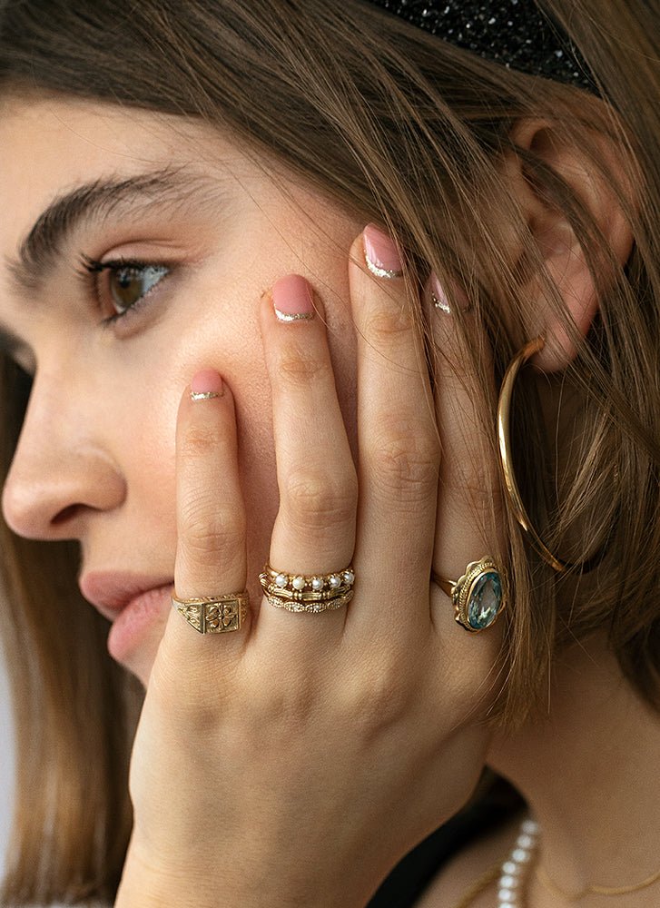 Imone signet ring 14k gold - Studio Kroewe