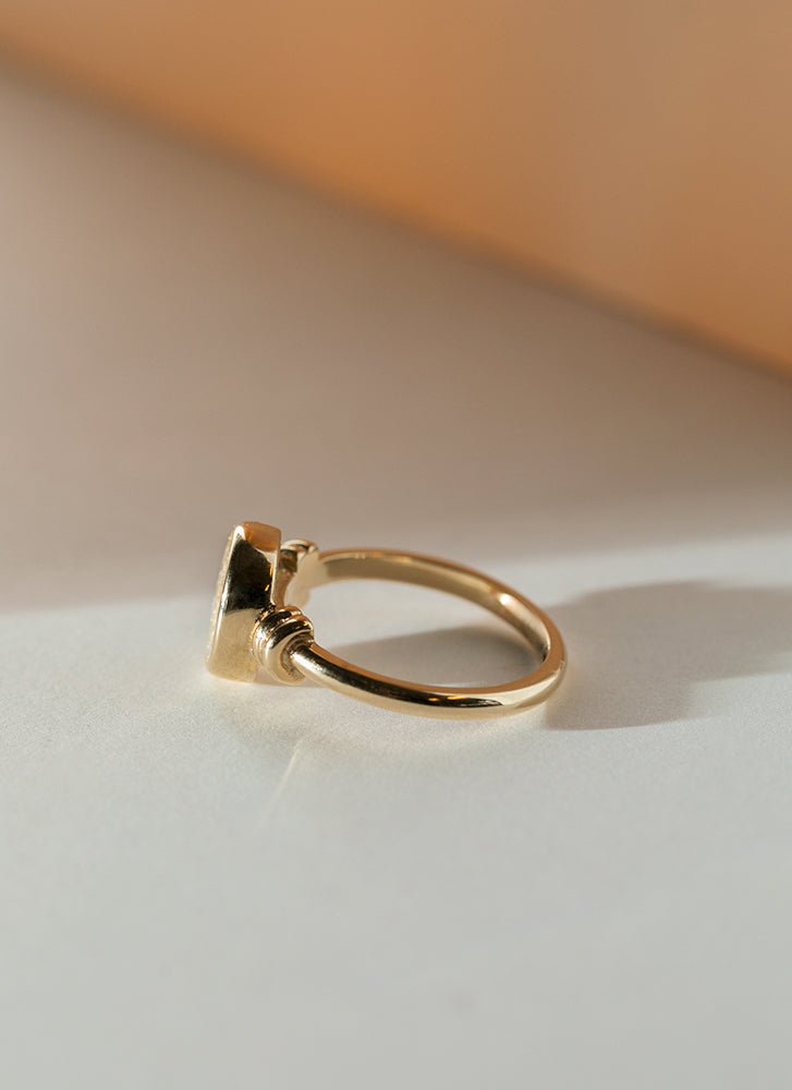 Kitt signet ring 14k gold - Studio Kroewe