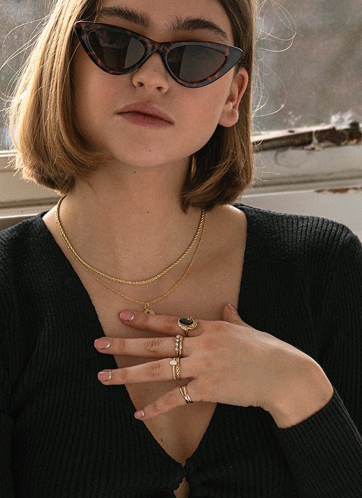LIMITED EDITION | Poppy garnet ring 14k gold - Studio Kroewe
