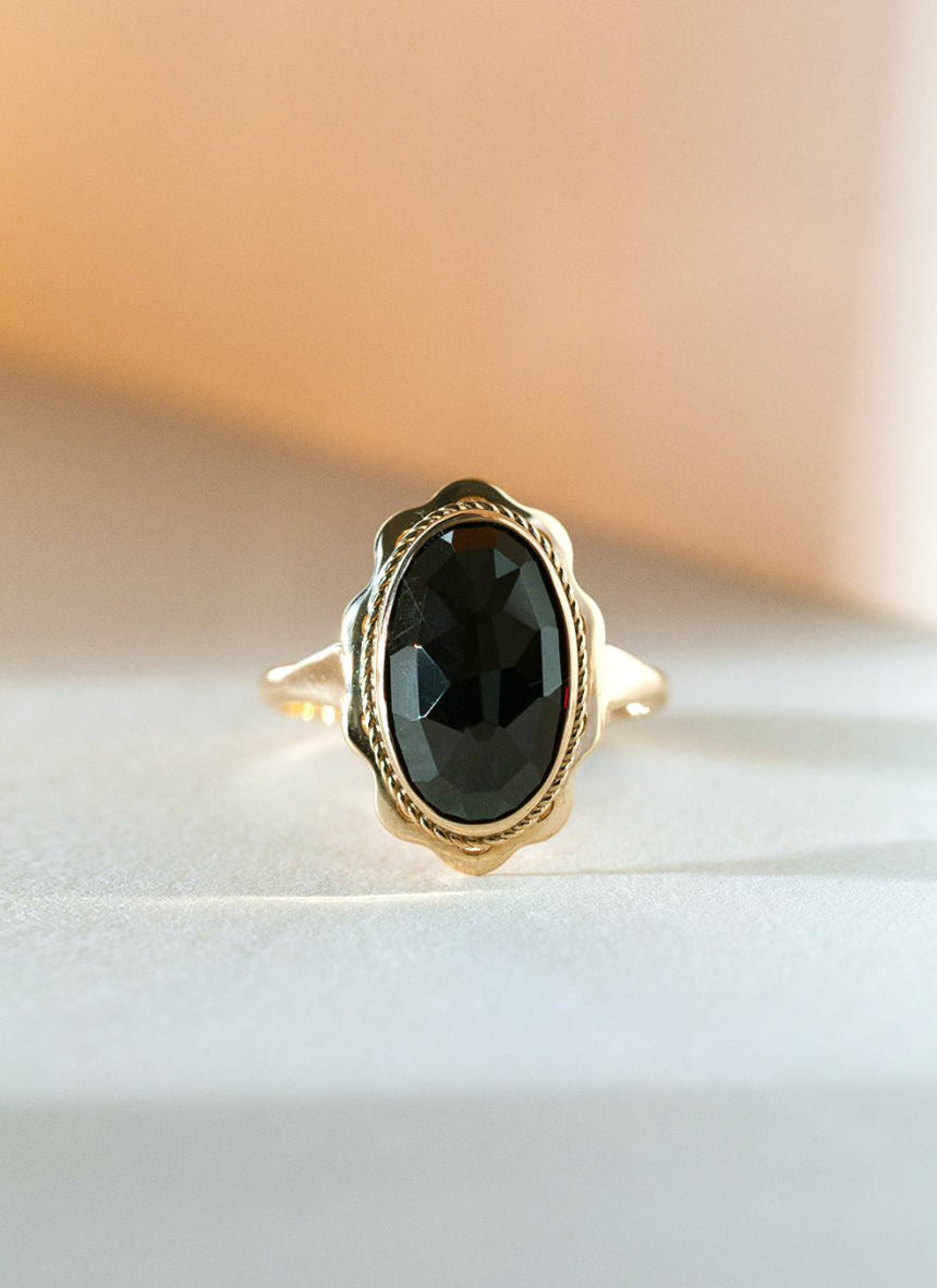 LIMITED EDITION | Poppy garnet ring 14k gold - Studio Kroewe