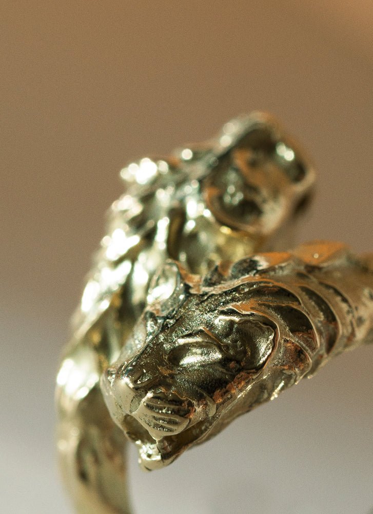 Lioness ring 14k gold - Studio Kroewe