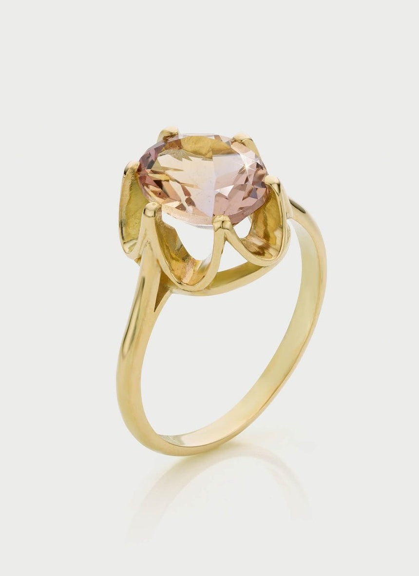 Goldie signet ring 14k gold - Studio Kroewe