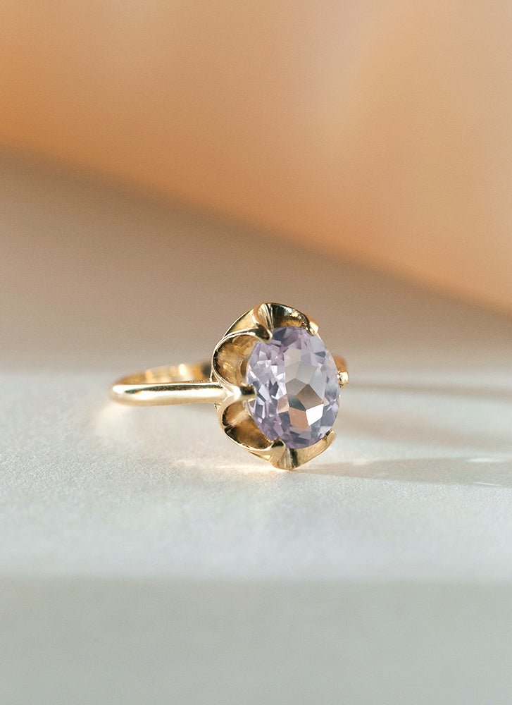 Goldie signet ring 14k gold - Studio Kroewe