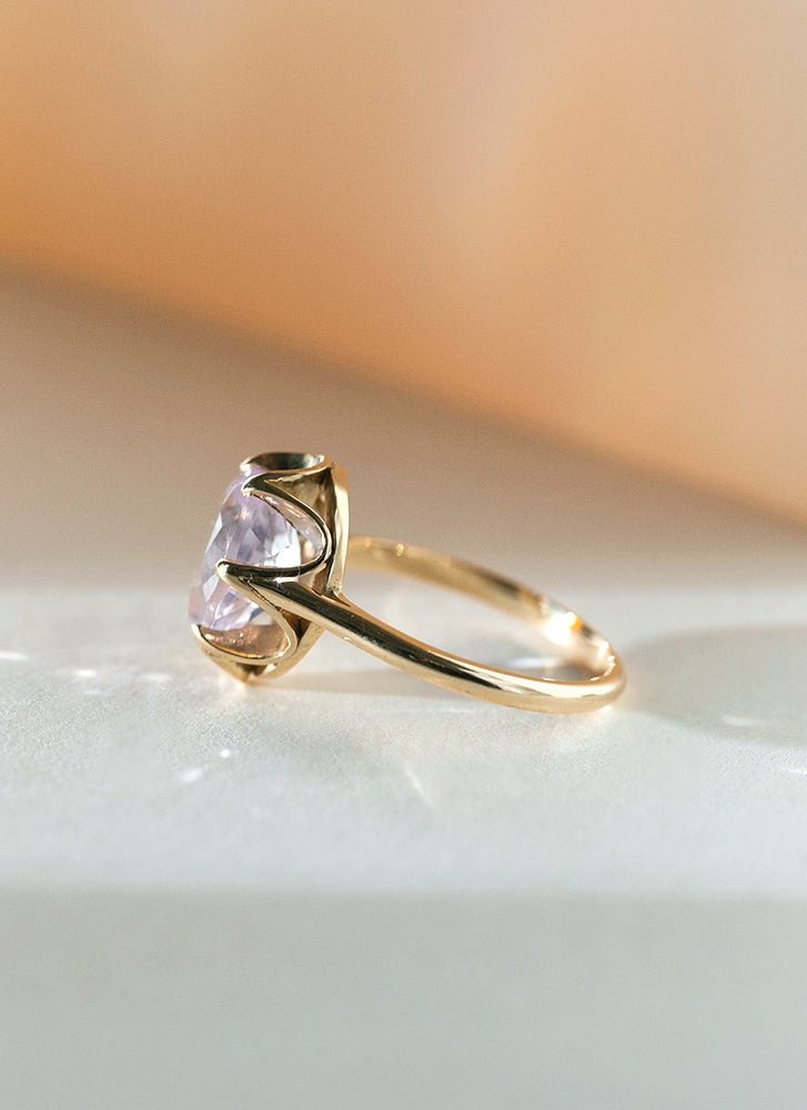 Lizzy moonquartz ring 14k gold - Studio Kroewe