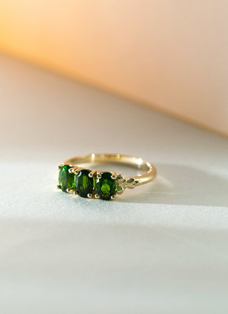 Max chrome diopside ring 14k gold - Studio Kroewe
