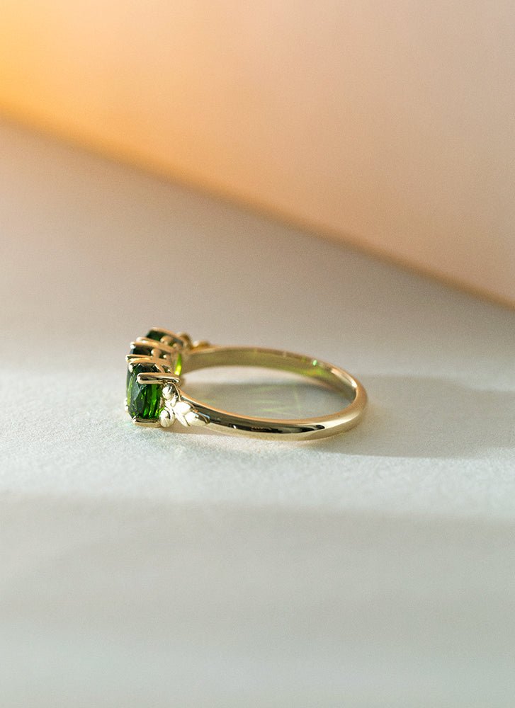 Max chrome diopside ring 14k gold - Studio Kroewe