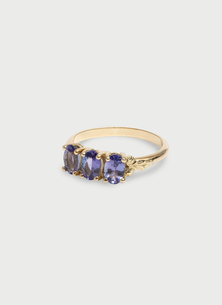 Max tanzanite ring 14k gold - Studio Kroewe