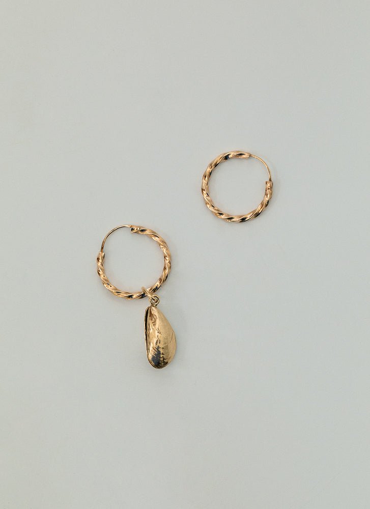 Moules charm 14k gold - Studio Kroewe