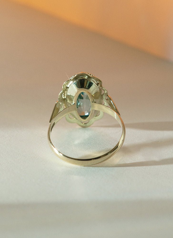 Poppy blue topaz ring 14k gold - Studio Kroewe