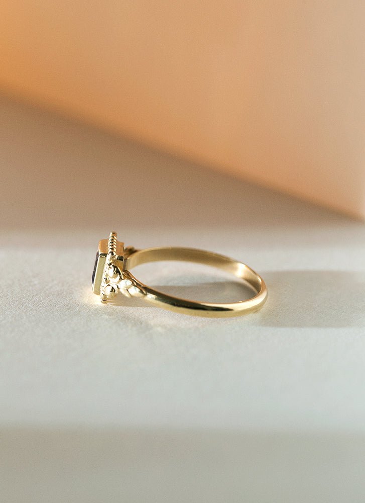Senda rhodolite 14k gold ring - Studio Kroewe