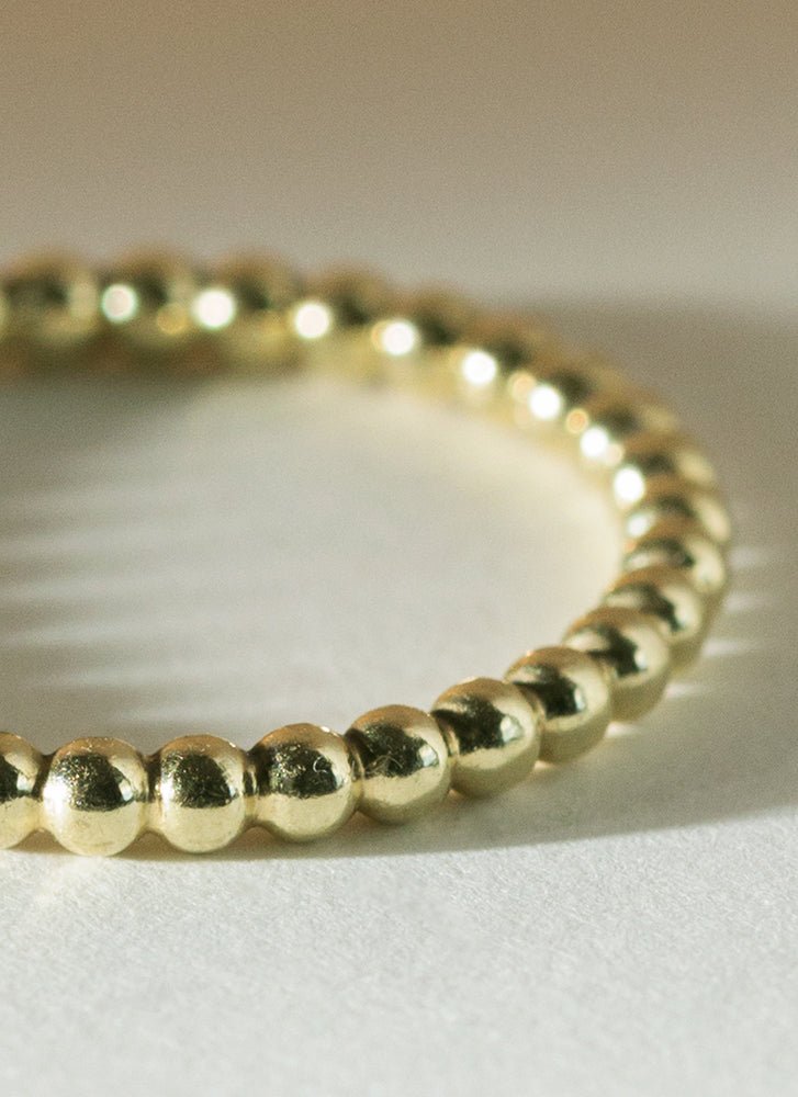 Sphere stacking ring thin and thick 14k gold - Studio Kroewe