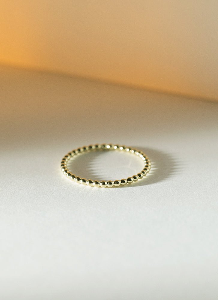 Sphere stacking ring thin and thick 14k gold - Studio Kroewe