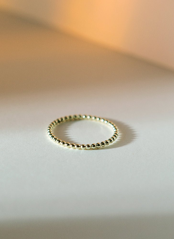 Sphere stacking ring thin and thick 14k gold - Studio Kroewe