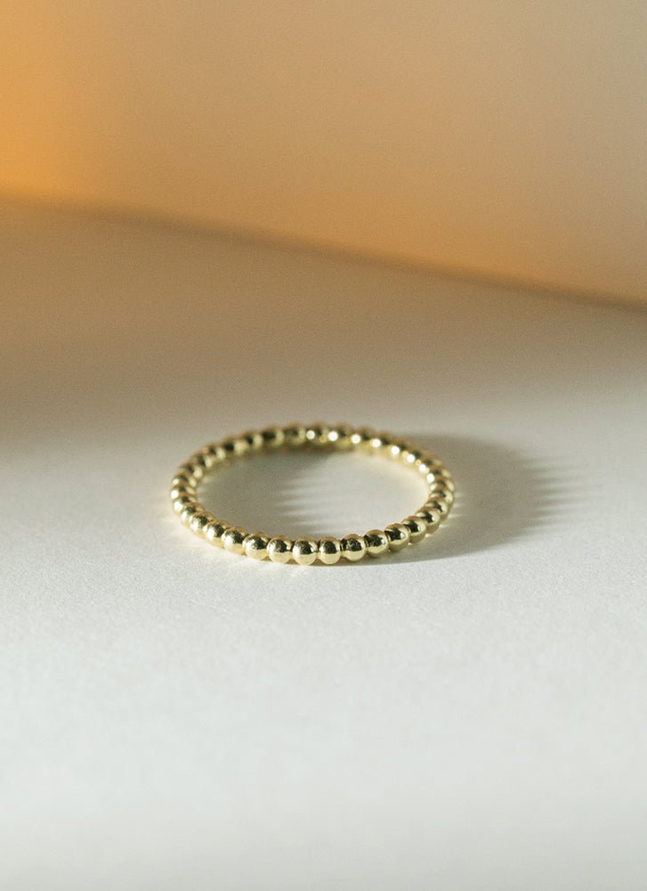 Sphere stacking ring thin and thick 14k gold - Studio Kroewe
