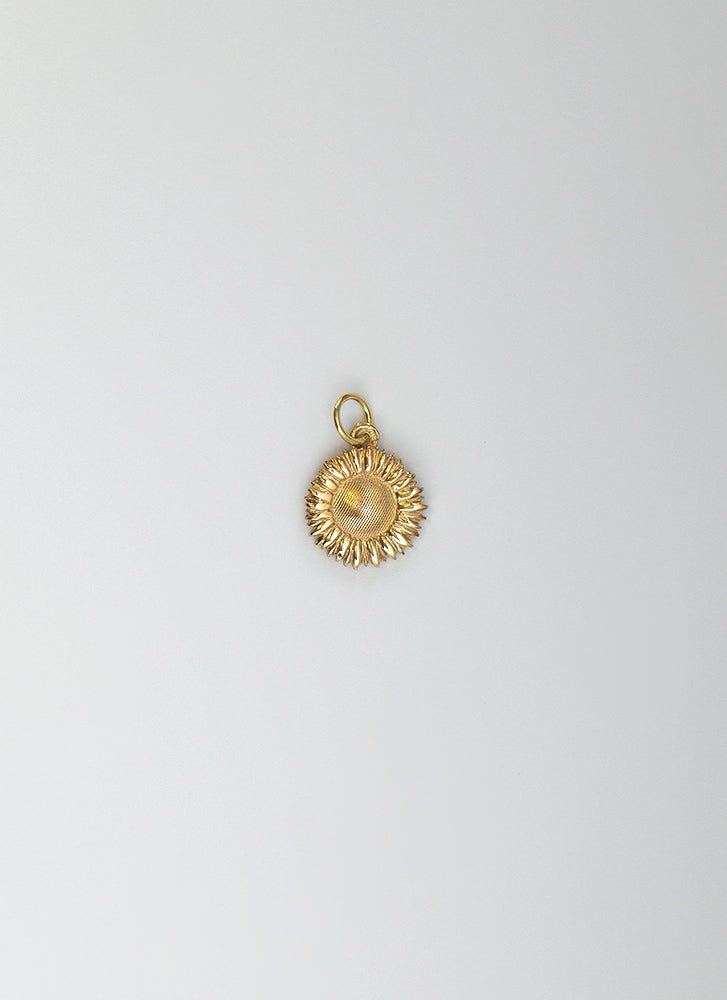Sunflower charm 14k gold - Studio Kroewe