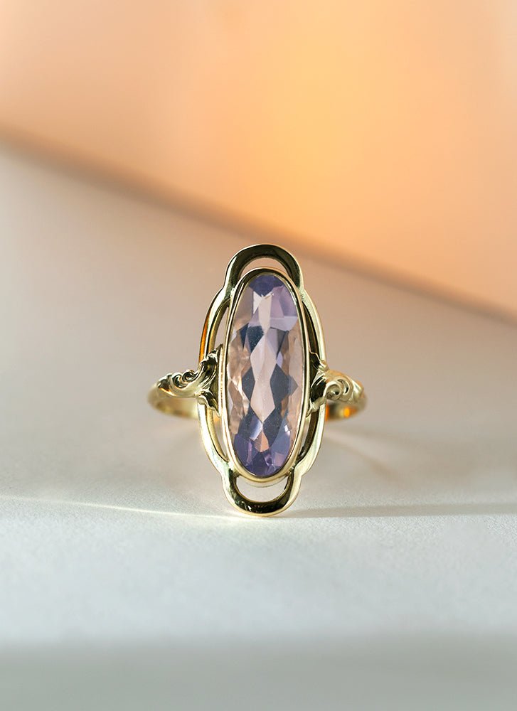 Trixie lavender moonquartz ring 14k gold - Studio Kroewe