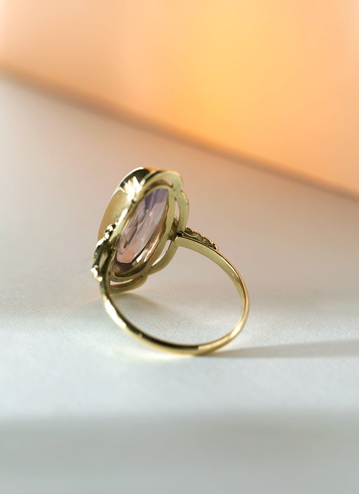 Trixie lavender moonquartz ring 14k gold - Studio Kroewe