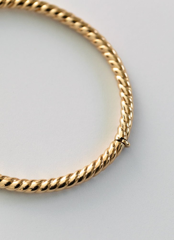 Twisted 4.2mm bangle 14k gold - Studio Kroewe